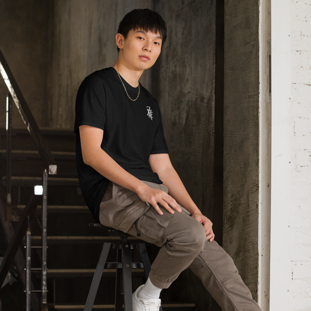 Zyre Black T-Shirt